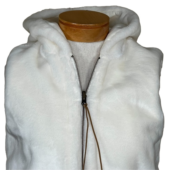 Old Navy Women’s Ivory Reversible Faux Fur Lined Sweatshirt Hooded Vest S NWT - Picture 8 of 16